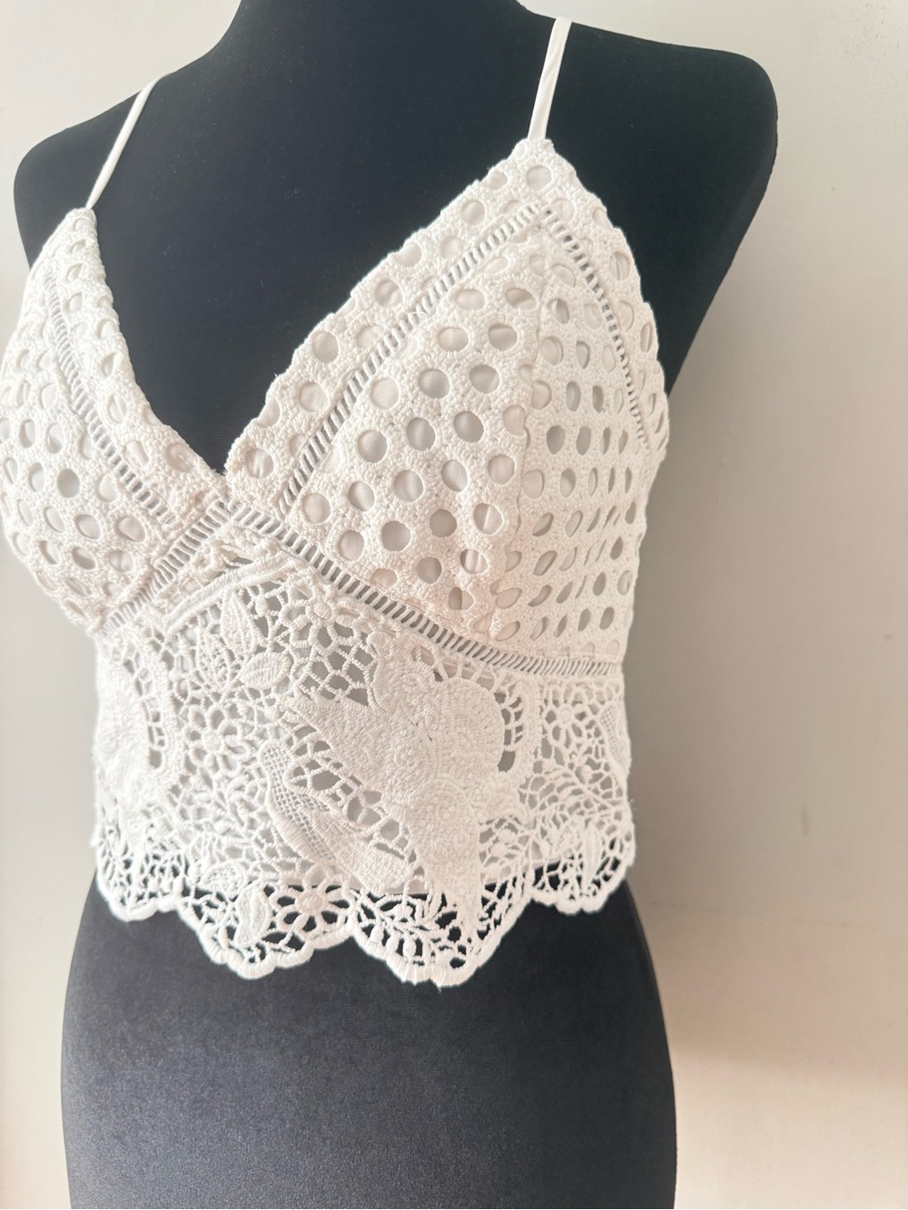 White Abercrombie and Fitch Crochet Lace Crop Tank top - Picture 2 of 5